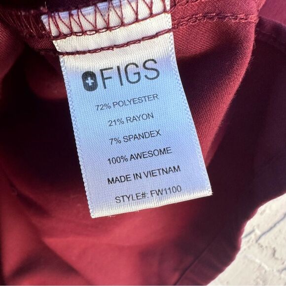 FIGS Scrub Top Women XXS Casma Three Pocket Burgundy - Picture 4 of 4